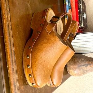 Kelsi Dagger leather clogs